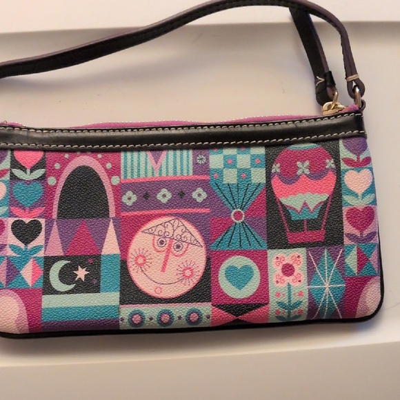 Dooney & Bourke "It's A Small World" Wristlet - Picture 5 of 10